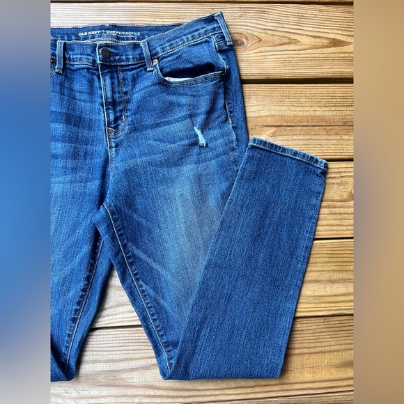 Old Navy Curvy Profile Mid Rise Dark Wash Jeans - Women’s size 12 long - Picture 4 of 9
